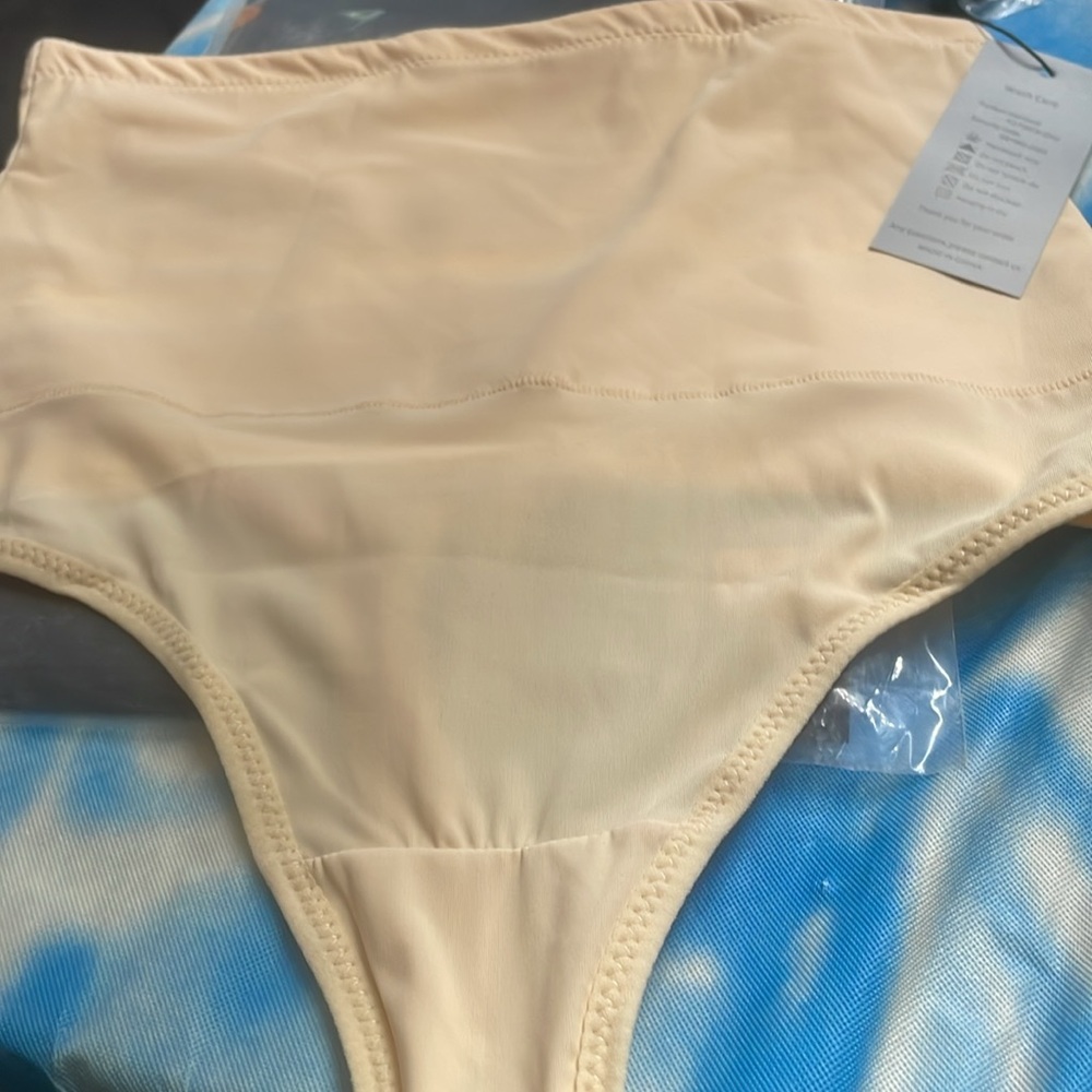 NWT Thong Tummy Control Women's Cream Panties, size small